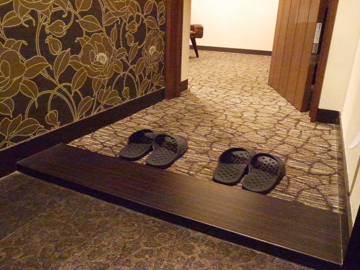 Hotel Hills Osaka Buitenkant foto